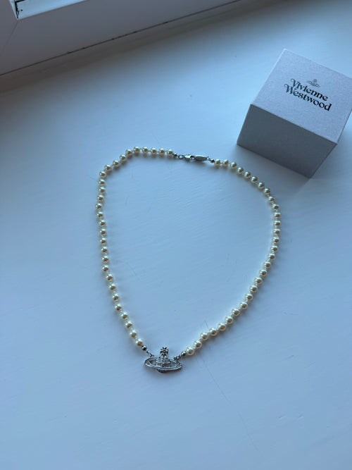 VIVIENNE WESTWOOD Man. Mini Bas Relief Pearl Necklace | 西太后 男仕珍珠颈链 (银色)