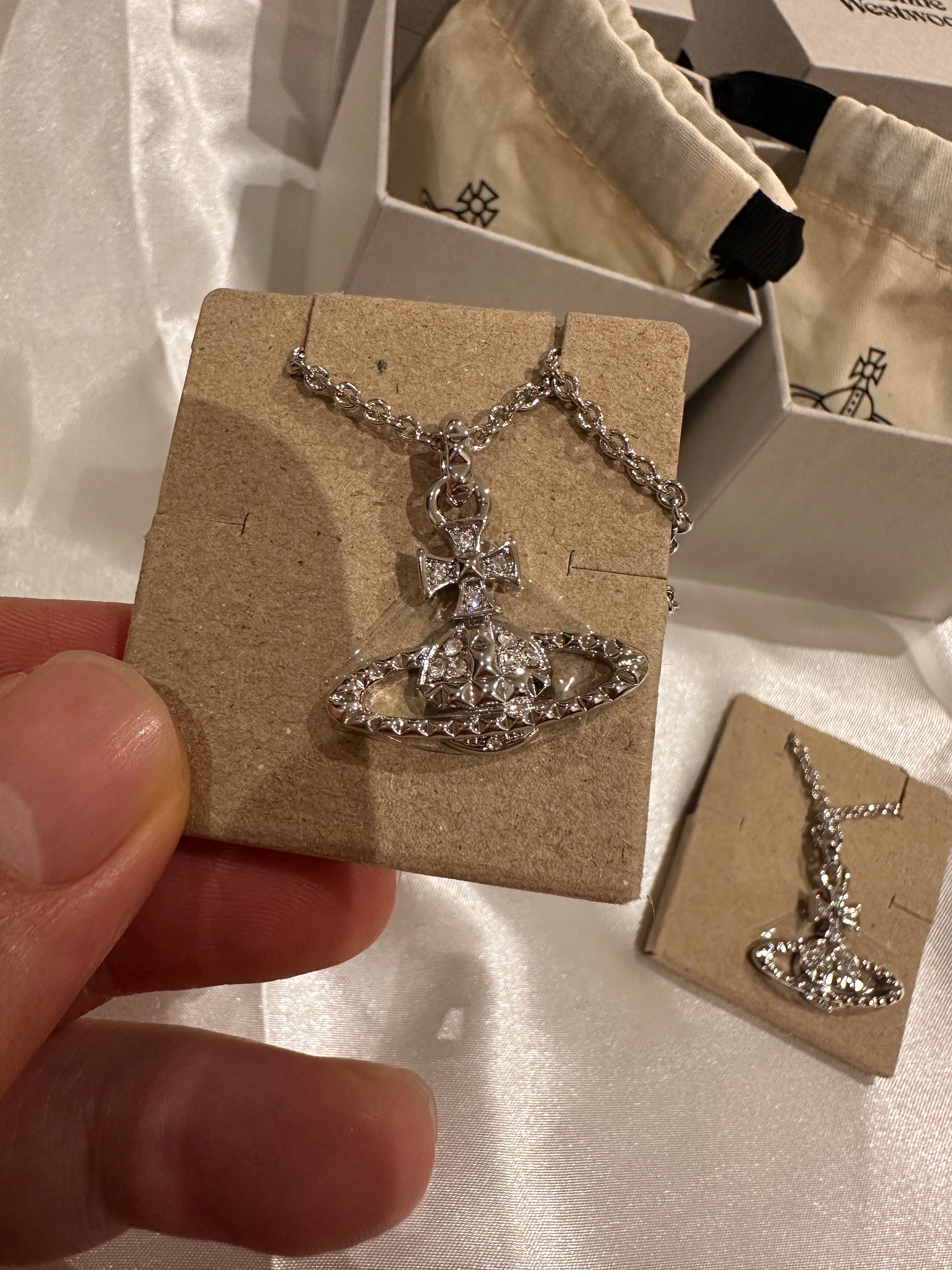 アクセサリー Vivienne Westwood MAYFAIR BAS RELIEF VIVIENNE WESTWOOD Mayfair Bas Relief Pendant Necklace(4 Colors