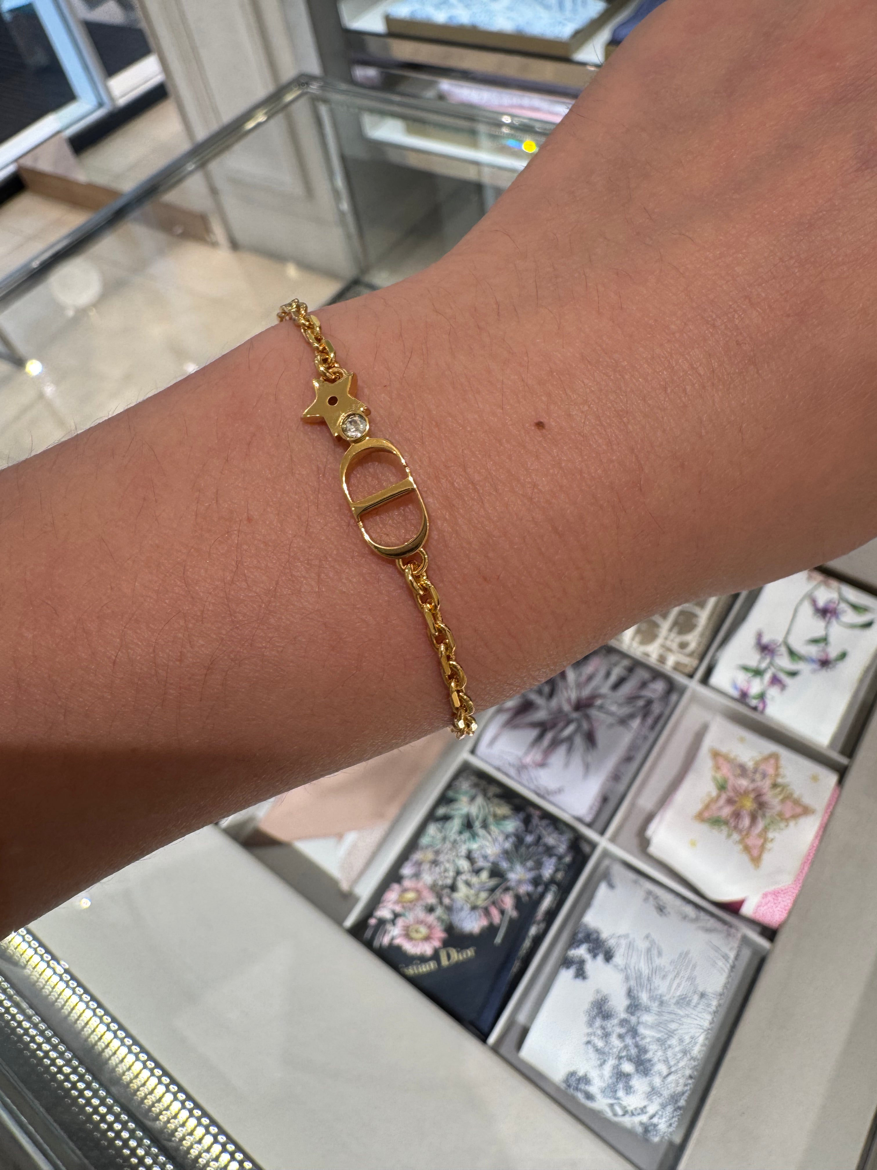 Christian Dior Petit CD Lucky Starブレスレット Christian Dior Petit CD Lucky Star Bracelet | Dior Lucky Star