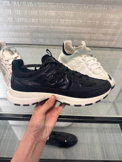 CHANEL Leather CC Sneaker(2 Colors)