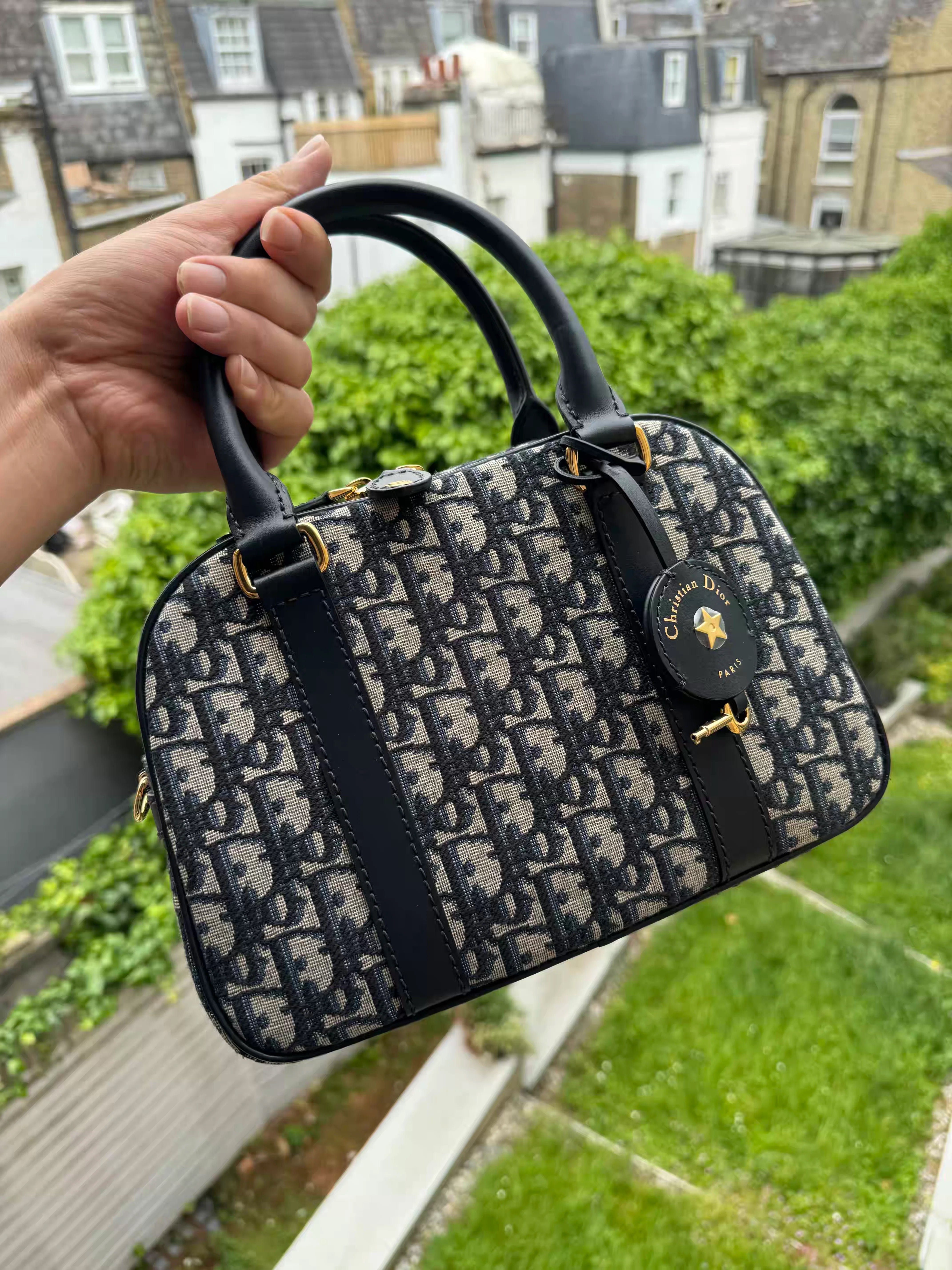 CHRISTIAN DIOR D-Vibe Bowling Bag Oblique Jacquard(Medium/Blue 