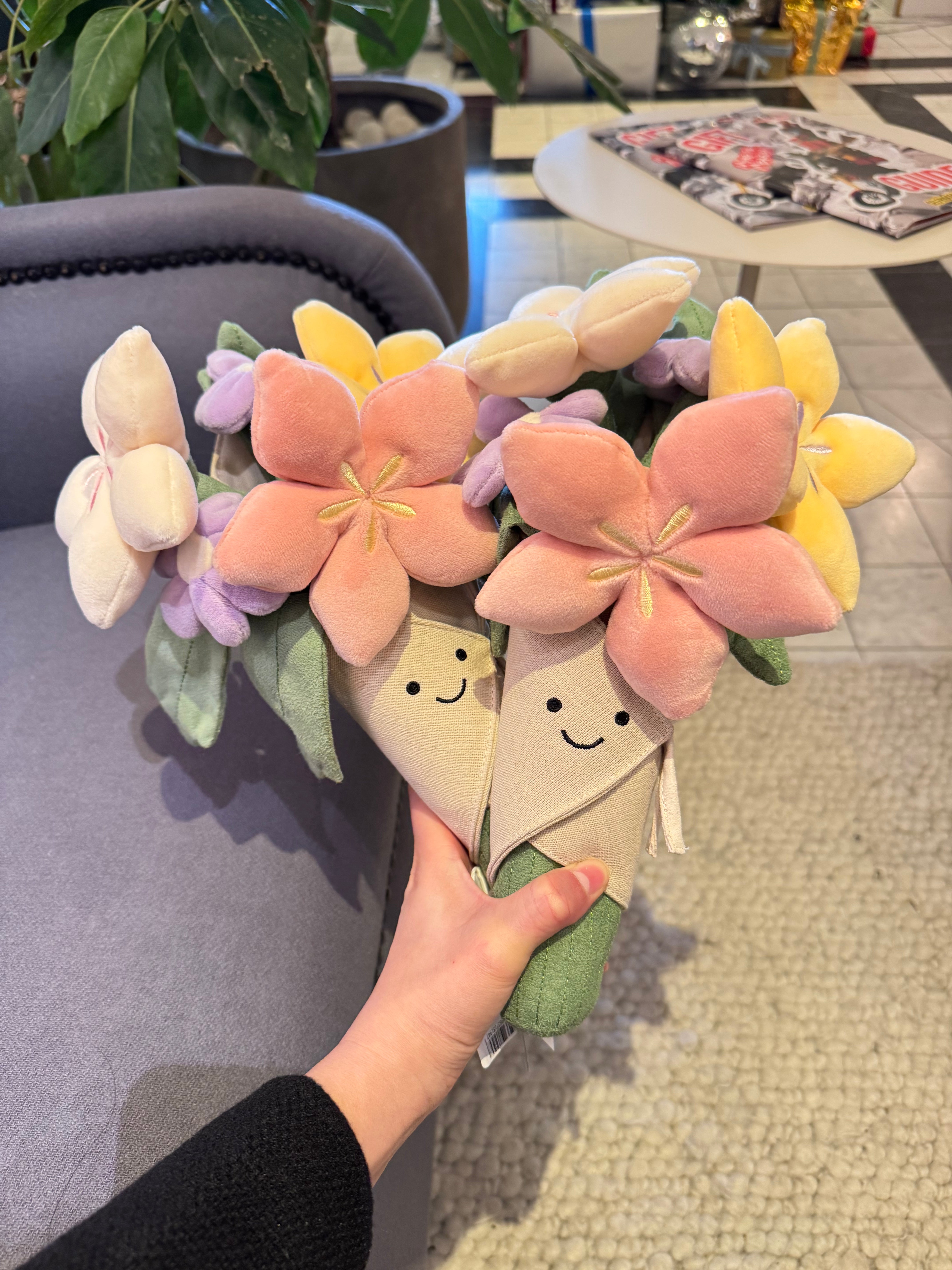 Jellycat Amuseables Bouquet of Flowers 绒毛玩具(彩色 Jellycat Amuseables Bouquet of Flowers 绒毛玩具(彩色