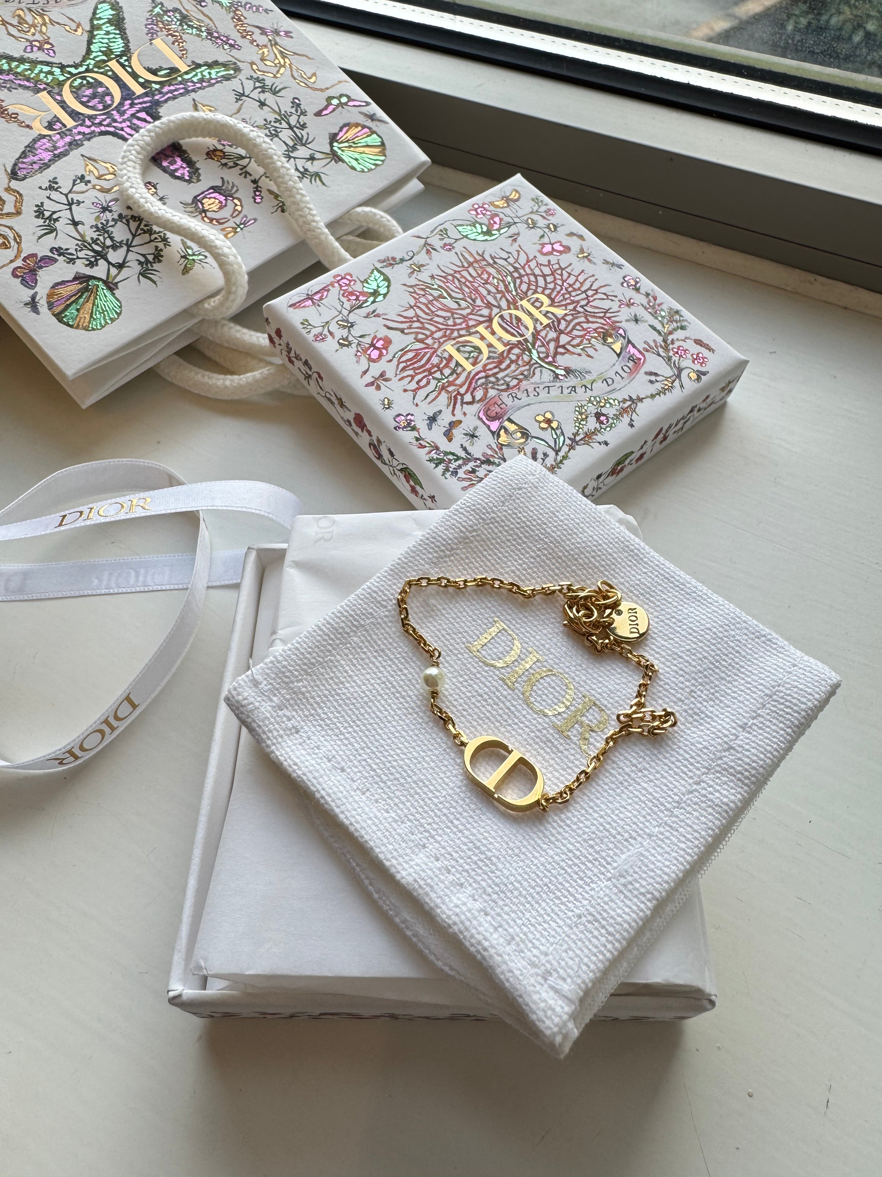 CHRISTIAN DIOR Petit CD Bracelet Gold-Finish Metal(Gold