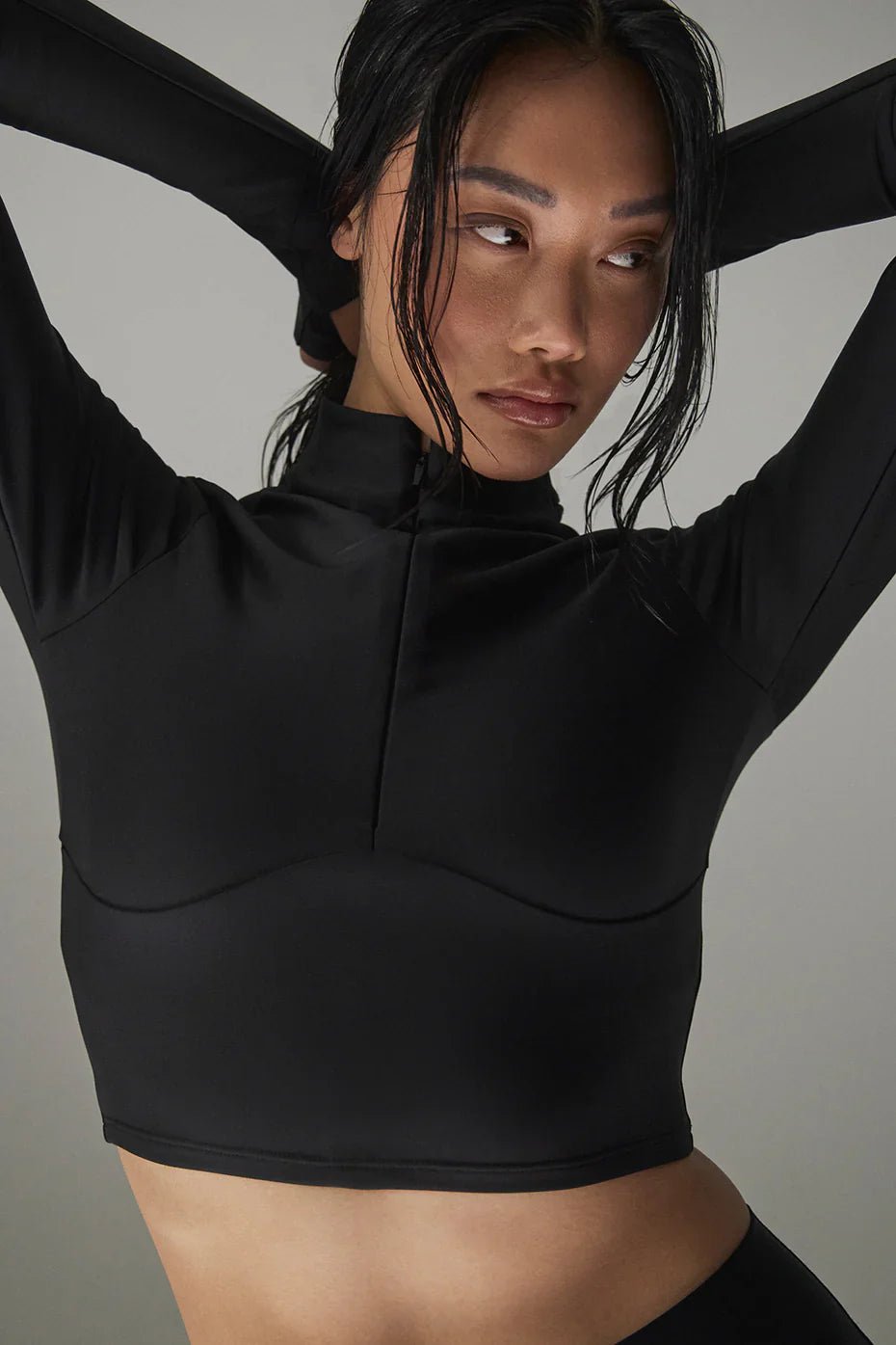 alo-yoga-airlift-winter-warm-