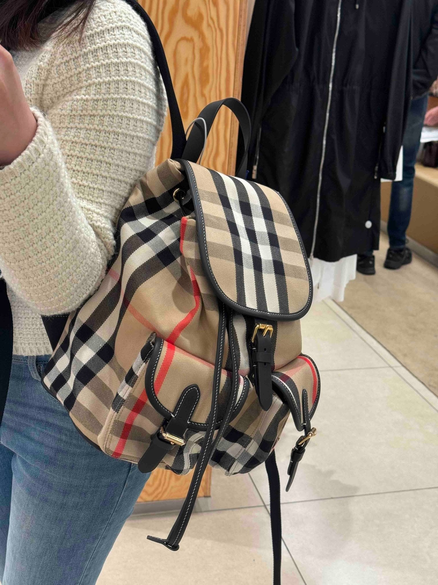 BURBERRY Enfield Check Backpack(Archive Beige) | LONDONKELLY 