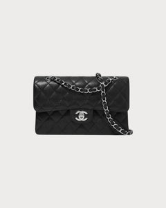 CHANEL A01112 Small Classic Flap Grained Calfskin Black | 香奈兒 經典手袋 (細碼23CM/黑色) - LONDONKELLY 英國名牌代購