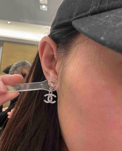 CHANEL Crystal CC Drop Earrings | 香奈兒 水鑽 CC 垂墜耳環 (粉紅銀色) - LONDONKELLY 英國名牌代購