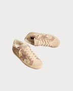 GOLDEN GOOSE Woman's Super - Star in pale pink suede with suede star and platinum heel tab | 黄金鹅 女款 Super - Star 淡粉色麂皮款,搭配麂皮星星与铂金色后跟标签(淡粉色) - LondonKelly 英国名牌代购