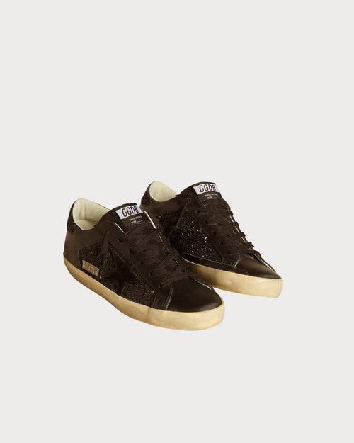 GOLDEN GOOSE Women's Super - Star in black glitter with black suede star and leather inserts | 黄金鹅 女款 Super - Star 黑色亮片款,搭配黑色麂皮星星与皮革拼接(黑色) - LondonKelly 英国名牌代购
