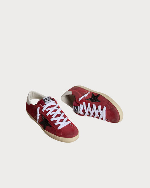 GOLDEN GOOSE Women’s Super - Star in red suede with glitter star and white heel tab | 黄金鹅 女款 Super - Star 红色麂皮款,搭配亮片星星与白色后跟标签(红色) - LondonKelly 英国名牌代购