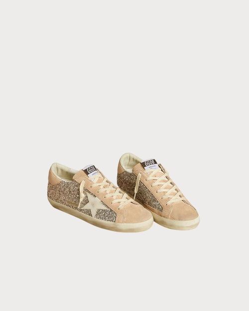 GOLDEN GOOSE Women’s Super - Star in silver glitter with leather star and heel tab | 黄金鹅 女款 Super - Star 银色亮片款,搭配皮革星星与后跟标签(粉色与米色) - LondonKelly 英国名牌代购