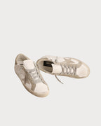 GOLDEN GOOSE Women’s Super - Star with gray suede star and heel tab | 黄金鹅 女款 Super - Star 搭配灰色麂皮星星与后跟标签(白色) - LondonKelly 英国名牌代购