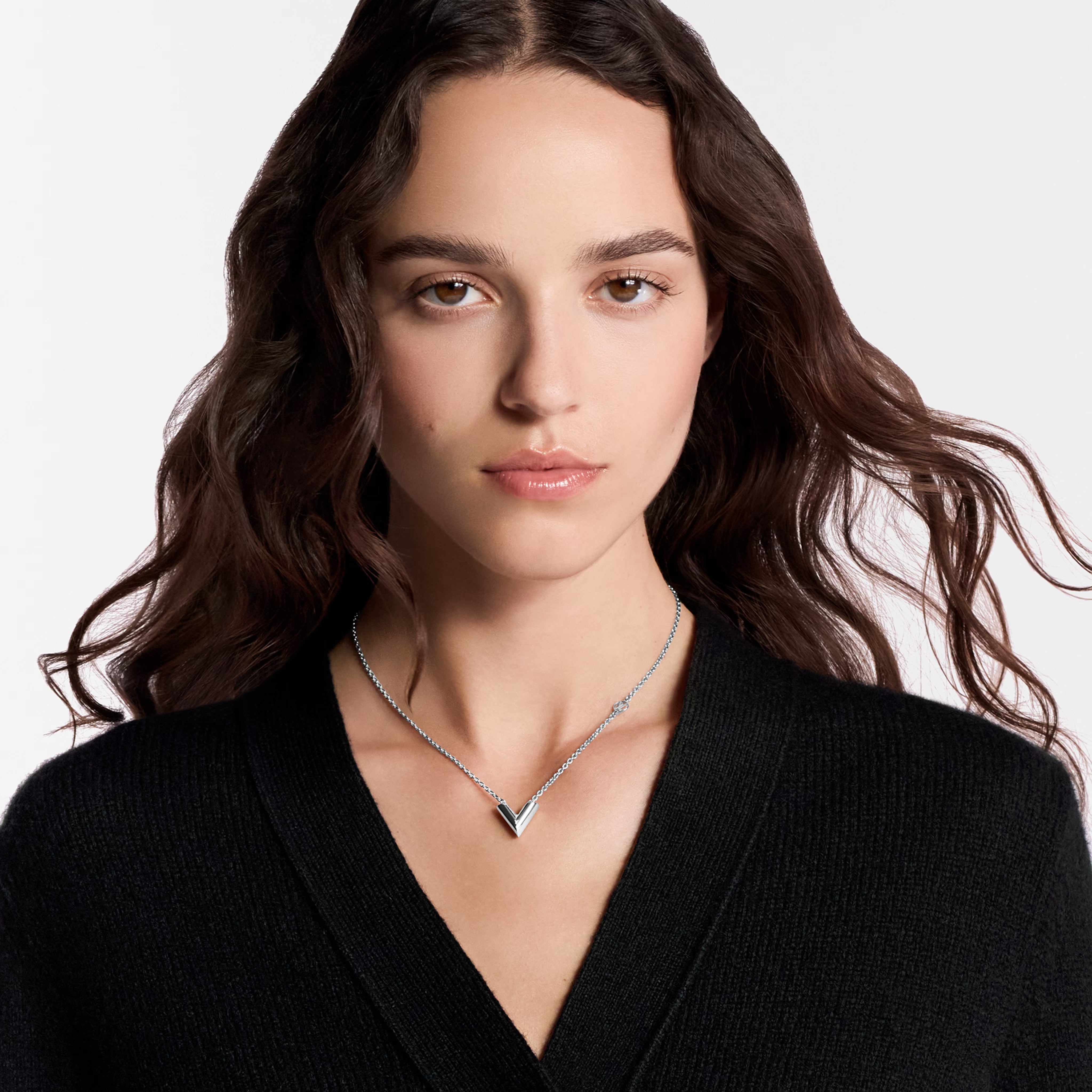 LOUIS VUITTON M63197 Essential V Supple Necklace Metal(Silver LOUIS VUITTON M63197 Essential V Supple Necklace Metal(Silver