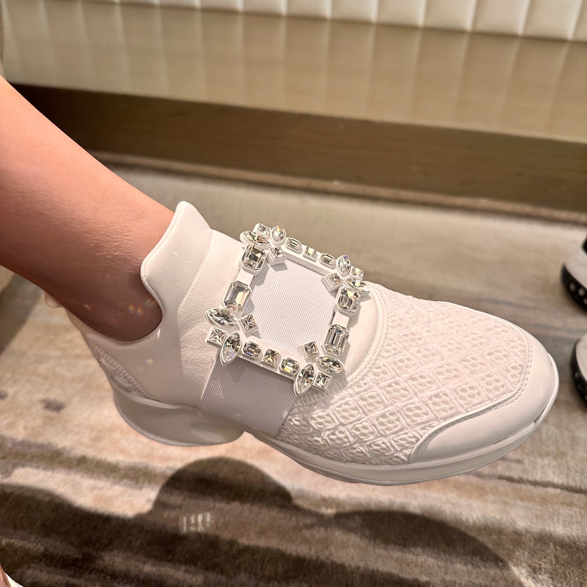 ROGER VIVIER Viv Run Strass Buckle Sneakers(White) | LONDONKELLY 