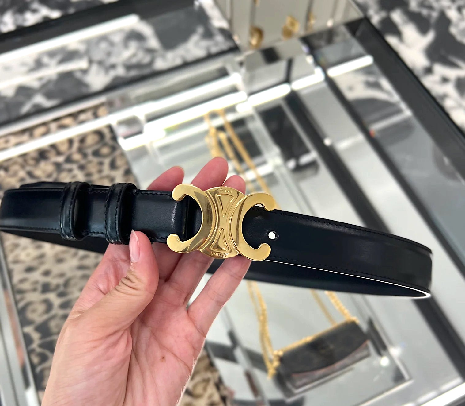 CELINE Triomphe Belt Taurillon Leather(Medium/2 Colors  display picture 1