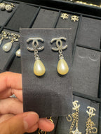 CHANEL CC Pearl Drop Earrings(Silver)