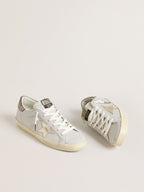 GOLDEN GOOSE Super-Star with crackle leather star and metallic foiled leather heel tab | 黃金鵝 Super-Star 搭配龜裂皮革星星與金屬箔皮革後跟標籤（白色）