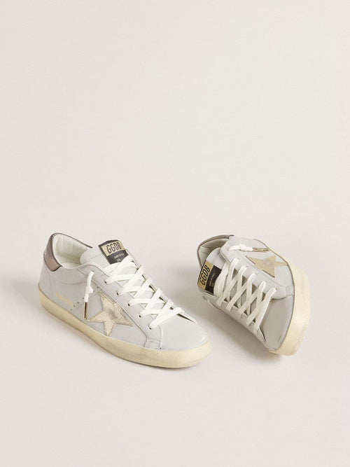 GOLDEN GOOSE Super-Star with crackle leather star and metallic foiled leather heel tab | 黃金鵝 Super-Star 搭配龜裂皮革星星與金屬箔皮革後跟標籤（白色）