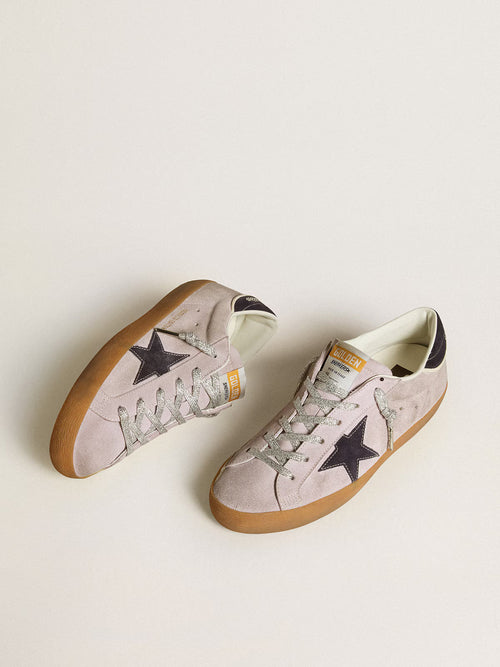 GOLDEN GOOSE Women’s Super-Star LTD in lilac suede with midnight blue suede star and heel tab | 黃金鵝 女款 Super-Star LTD 淡紫色麂皮款，搭配午夜藍色麂皮星星與後跟標籤（淡紫色）