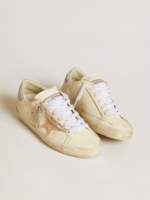 GOLDEN GOOSE Women's Super-Star LTD in nappa leather with nude leather star and glitter heel tab | | 金鵝 女款 Super-Star LTD 採用納帕皮革，搭配裸色皮革星星與亮片後跟標籤（白色）