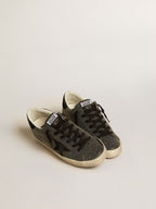 GOLDEN GOOSE Women’s Super-Star in black Swarovski crystals with black suede star | 黃金鵝 女款 Super-Star 黑色施華洛世奇水晶款，搭配黑色麂皮星星（黑色）