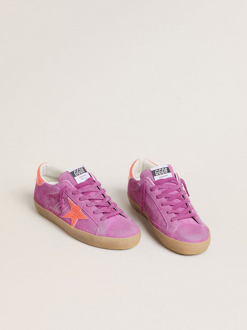 GOLDEN GOOSE Women's Super-Star in fuchsia suede with fluorescent orange laminated leather star and heel tab | 黃金鵝 女款 Super-Star 桃紅色麂皮款，搭配螢光橙色鍍膜皮革星星與後跟標籤（桃紅色）