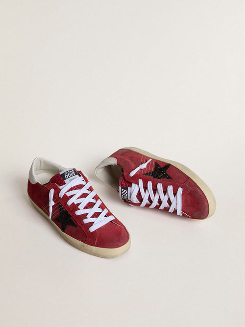 GOLDEN GOOSE Women’s Super-Star in red suede with glitter star and white heel tab | 黃金鵝 女款 Super-Star 紅色麂皮款，搭配亮片星星與白色後跟標籤（紅色）