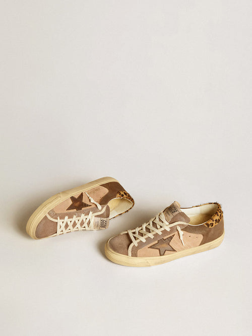 GOLDEN GOOSE Women’s Super-Star in suede with leather star and pony skin heel tab | 黃金鵝 黃金鵝 女款 Super-Star 採用麂皮材質，搭配皮革星星與小馬皮後跟標籤（淺粉色與棕色）