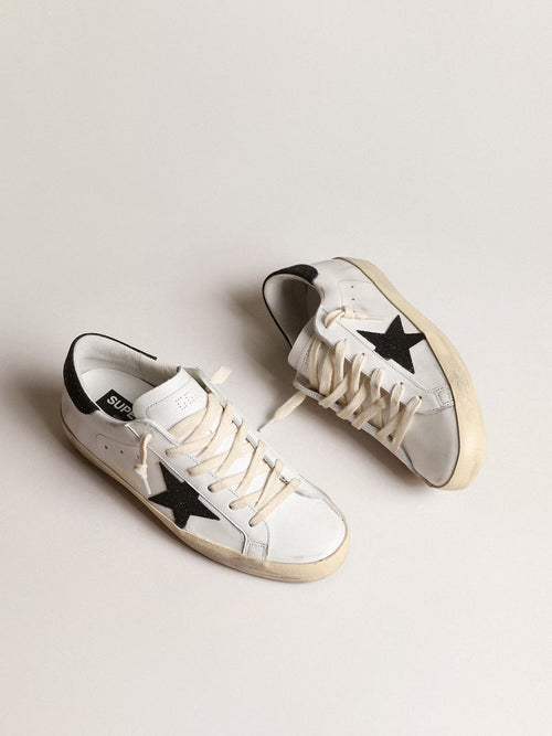 GOLDEN GOOSE Women’s Super-Star with a black Swarovski crystal star and heel tab | 黃金鵝 女款 Super-Star 搭配黑色施華洛世奇水晶星星與後跟標籤（白色）