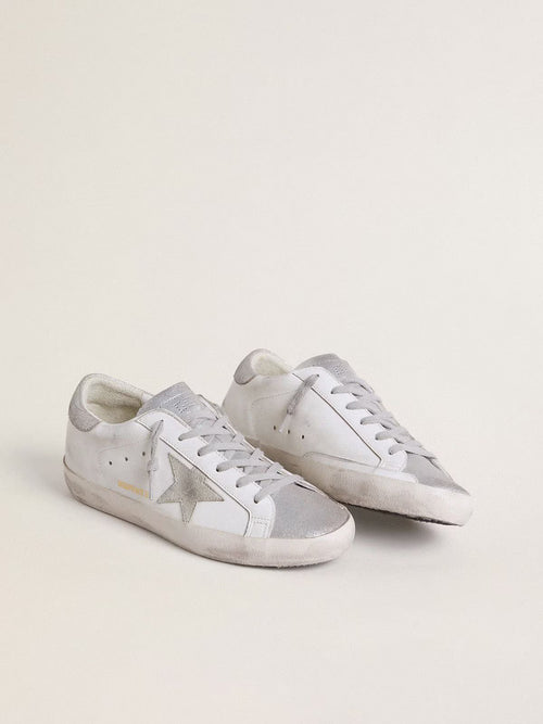 GOLDEN GOOSE Women’s Super-Star with gray suede star and silver glitter inserts | 黃金鵝 女款 Super-Star 搭配灰色麂皮星星與銀色亮片拼接（白色）