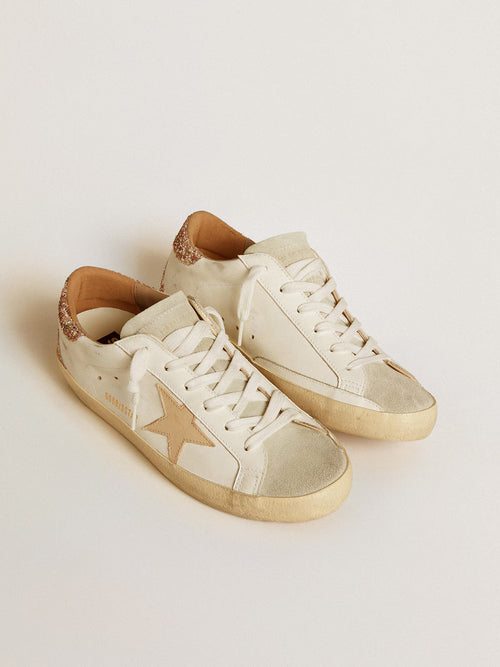 GOLDEN GOOSE Women's Super-Star with nude leather star and gold glitter heel tab | 黃金鵝 女款 Super-Star 搭配裸色皮革星星與金色亮片後跟標籤（白色）