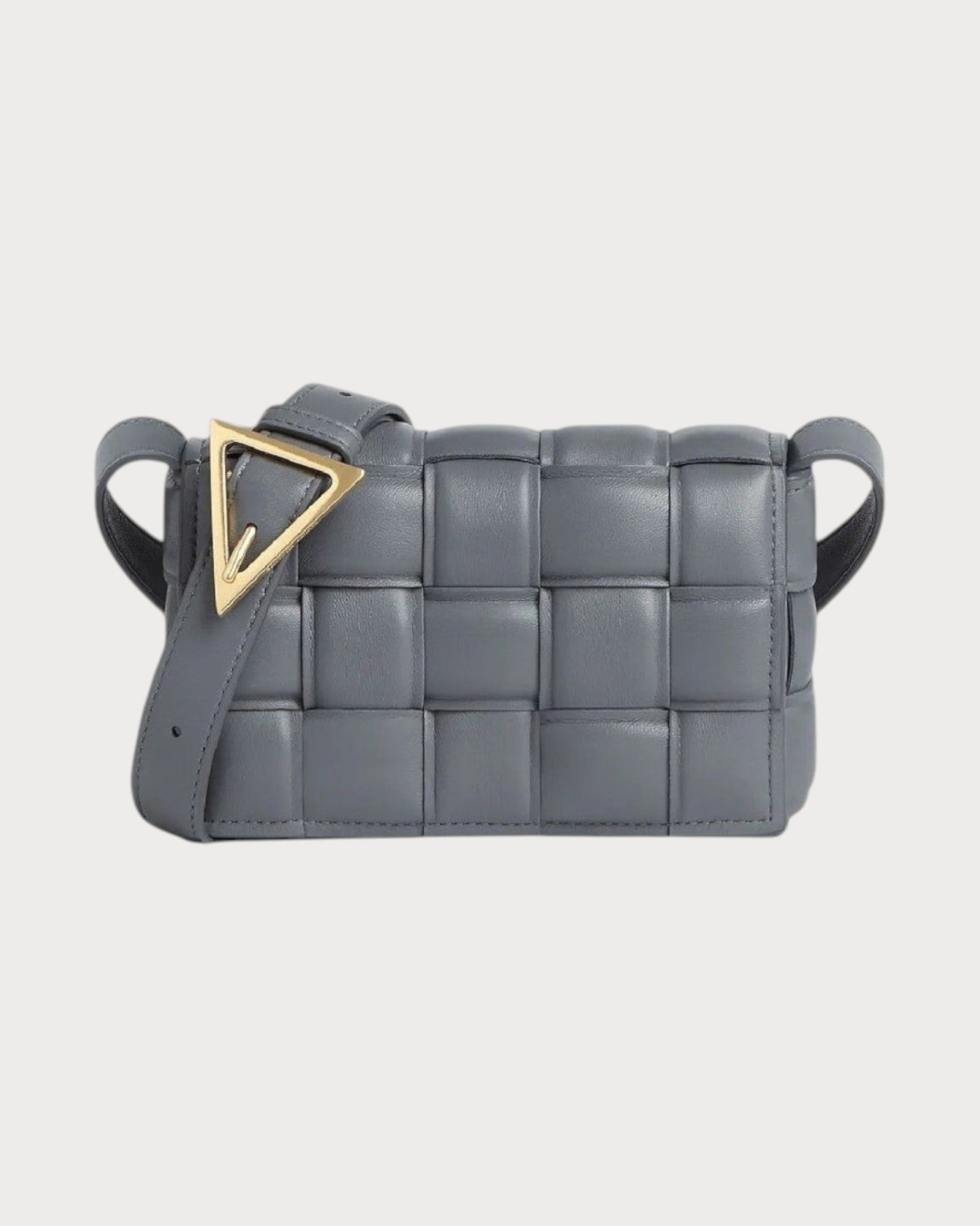 BOTTEGA VENETA ボディバッグ CASSETTE BOTTEGA VENETA BV Padded Cassette Lambskin(Small/Many
