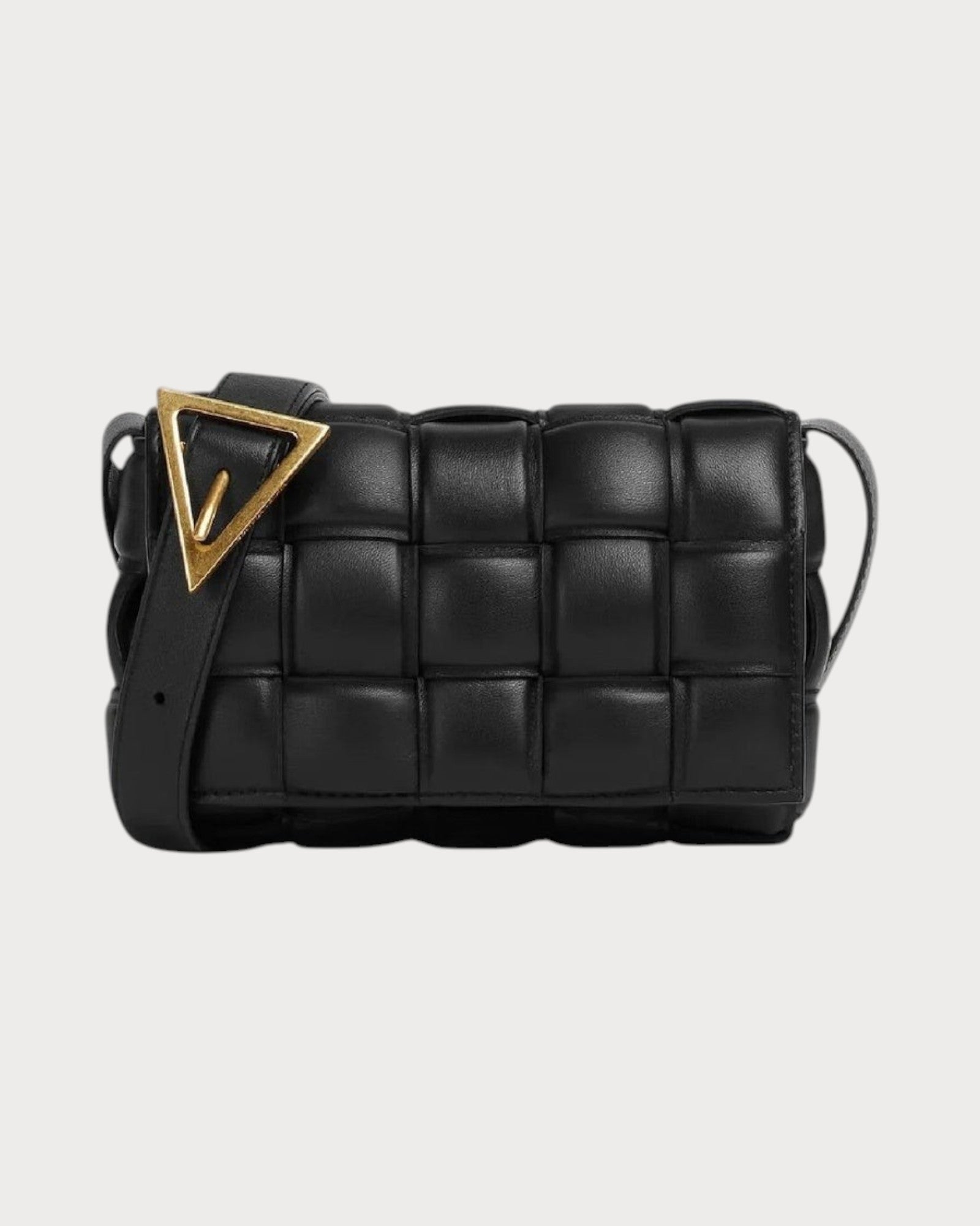 BOTTEGA VENETA ボディバッグ CASSETTE BOTTEGA VENETA BV Padded Cassette Lambskin(Small/Many