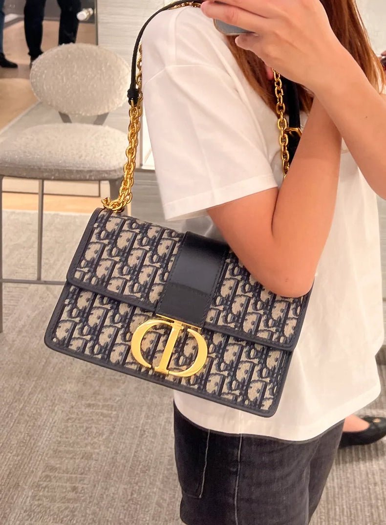 Dior 30Montaigneチェーンショルダーバッグ 30 Montaigne Chain Bag Blue Dior Oblique Jacquard | DIOR