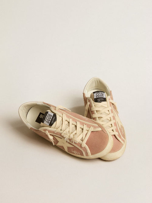 GOLDEN GOOSE Super - Star in powder - pink suede with cream leather star | 黃金鵝 Super - Star 粉霧粉色麂皮款，搭配米色皮革星星（粉霧粉色） - LondonKelly 英國名牌代購