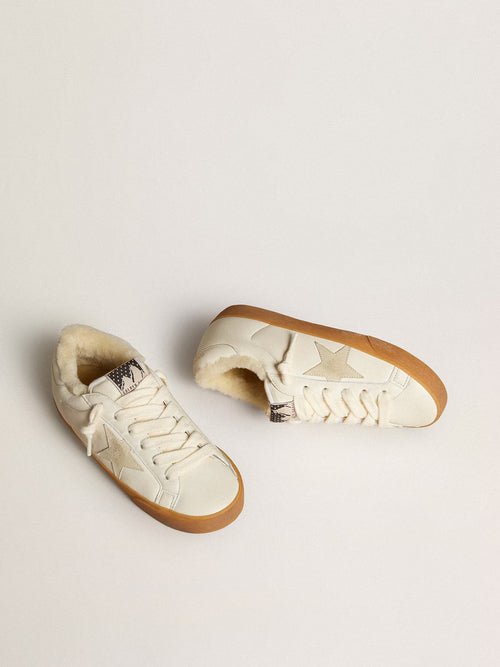 GOLDEN GOOSE Super - Star in white nappa with suede star and shearling lining | 黃金鵝 Super - Star 白色納帕皮革款，搭配麂皮星星與羊毛內裡（白色） - LondonKelly 英國名牌代購