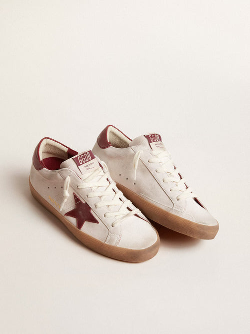 GOLDEN GOOSE Super - Star in white suede with burgundy leather star and heel tab | 黃金鵝 Super - Star 白色麂皮款，搭配酒紅色皮革星星與後跟標籤（白色） - LondonKelly 英國名牌代購