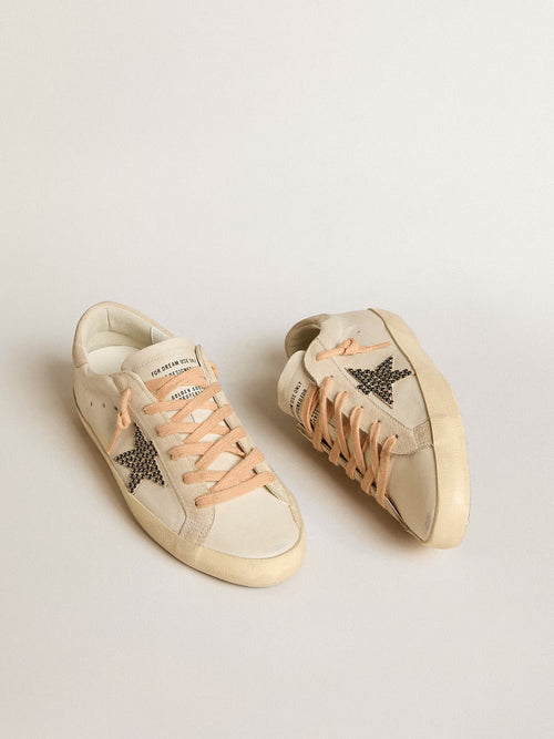 GOLDEN GOOSE Super - Star LTD in leather with beige suede star with Swarovski studs | 黃金鵝 Super - Star LTD 皮革款，搭配米色麂皮星星與施華洛世奇鉚釘（白色） - LondonKelly 英國名牌代購
