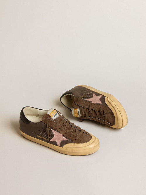 GOLDEN GOOSE Women's Super - Star Penstar LTD in brown leather with pink suede star | 黃金鵝 女款 Super - Star Penstar LTD 棕色皮革款，搭配粉色麂皮星星（棕色） - LondonKelly 英國名牌代購