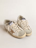GOLDEN GOOSE Women's Super - Star with gold glitter star and ice - gray suede inserts | 黃金鵝 女款 Super - Star 搭配金色亮片星星與冰灰色麂皮拼接（白色） - LondonKelly 英國名牌代購