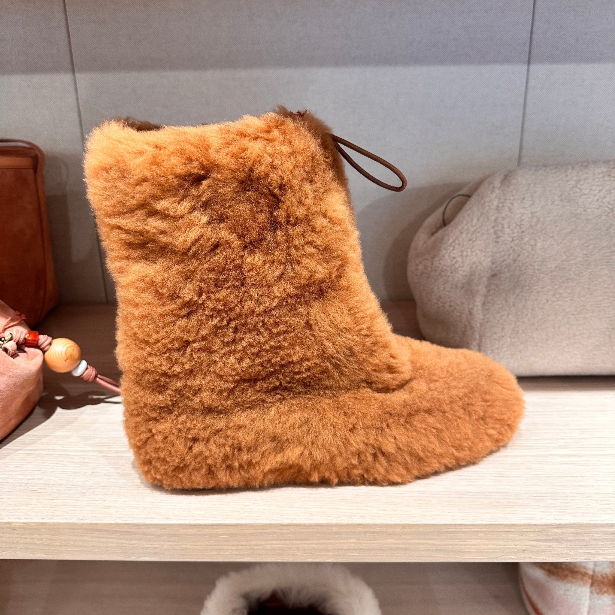 Loro Piana　ロロピアーナ　ロングブーツ　ムートンブーツ　ブラウン　36 LORO PIANA Quinn Ankle Boot Shearling(2 Colors) | LONDONKELLY