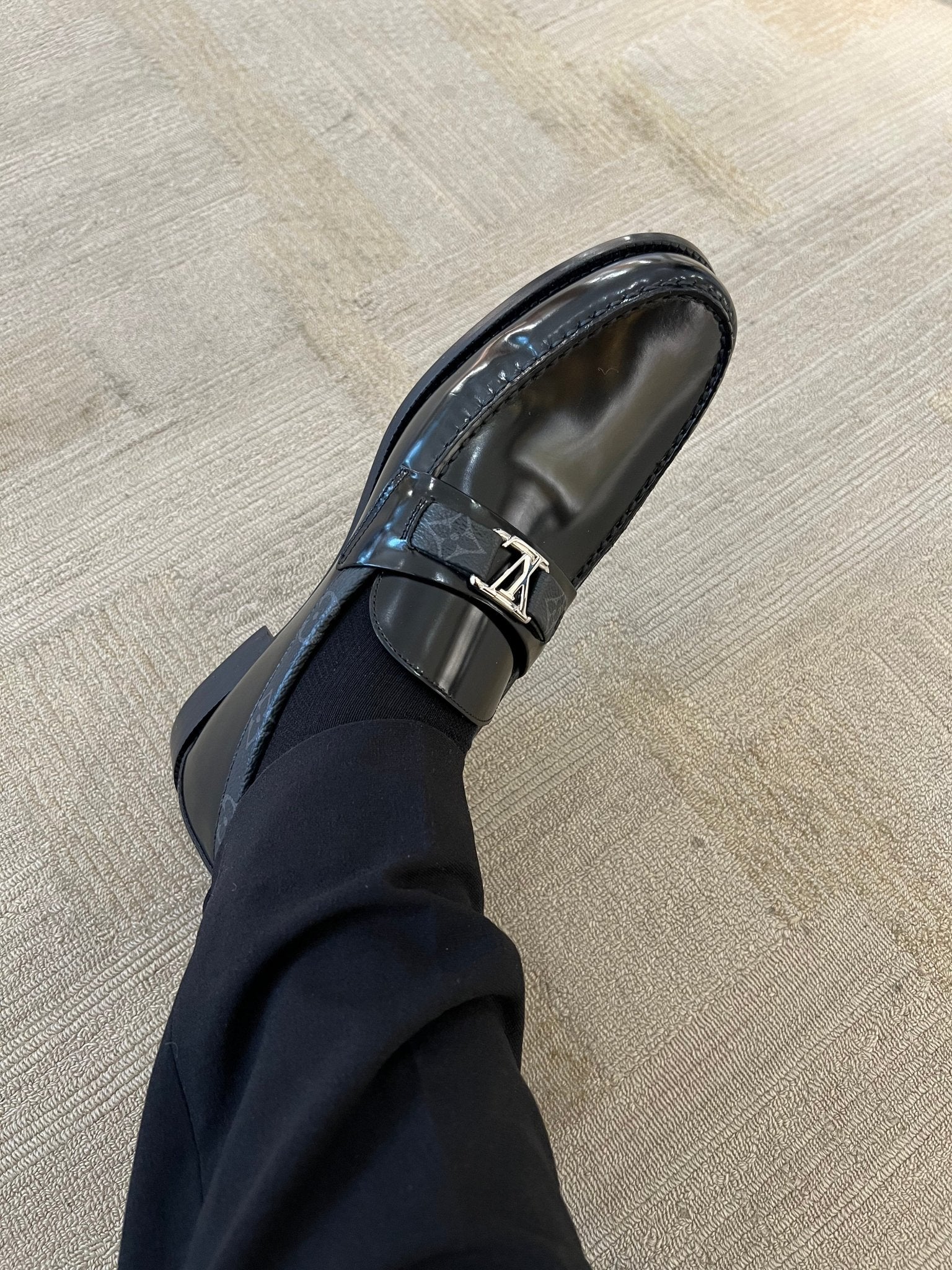 LOUIS VUITTON 1A7VZH Men's Major Loafers Monogram Canvas(Black