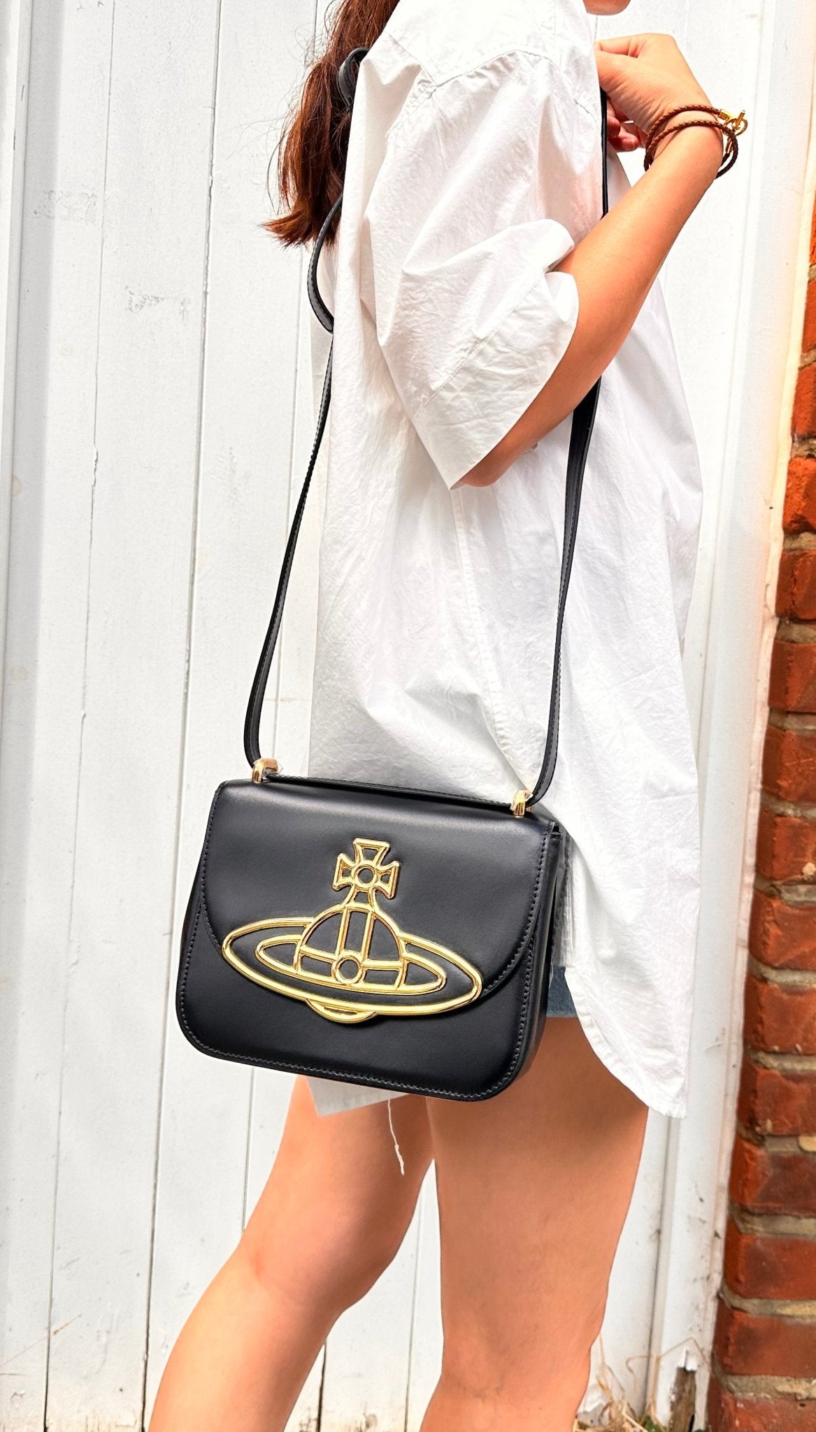 VIVIENNE WESTWOOD Linda Crossbody Bag Leather(Black) | LONDONKELLY