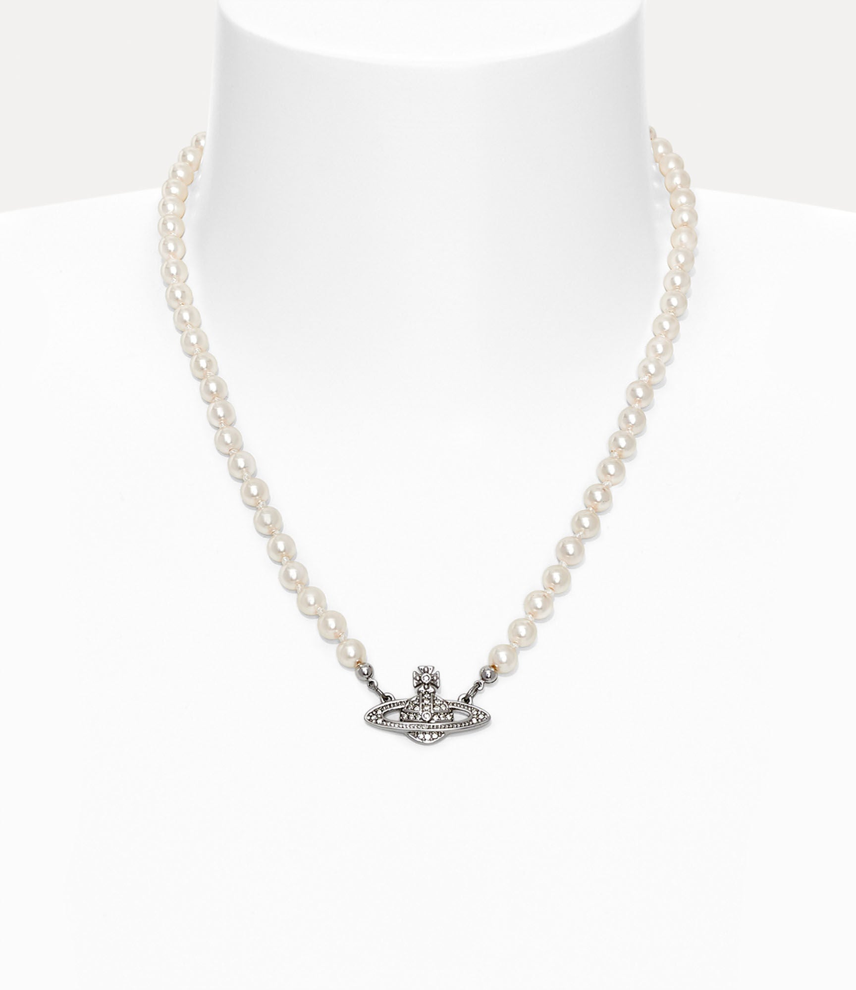 VIVIENNE WESTWOOD Man. Bas Relief Pearl Necklace(Mini/Silver