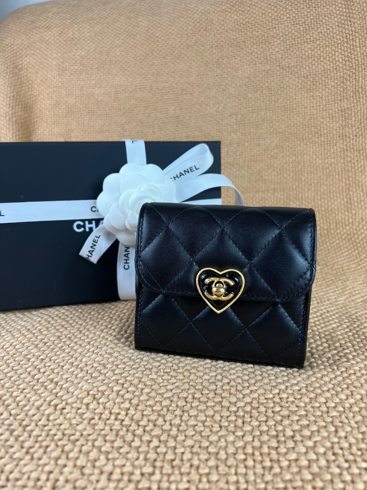 CHANEL 23P Heart Wallet on Chain Lambskin(Small/Black