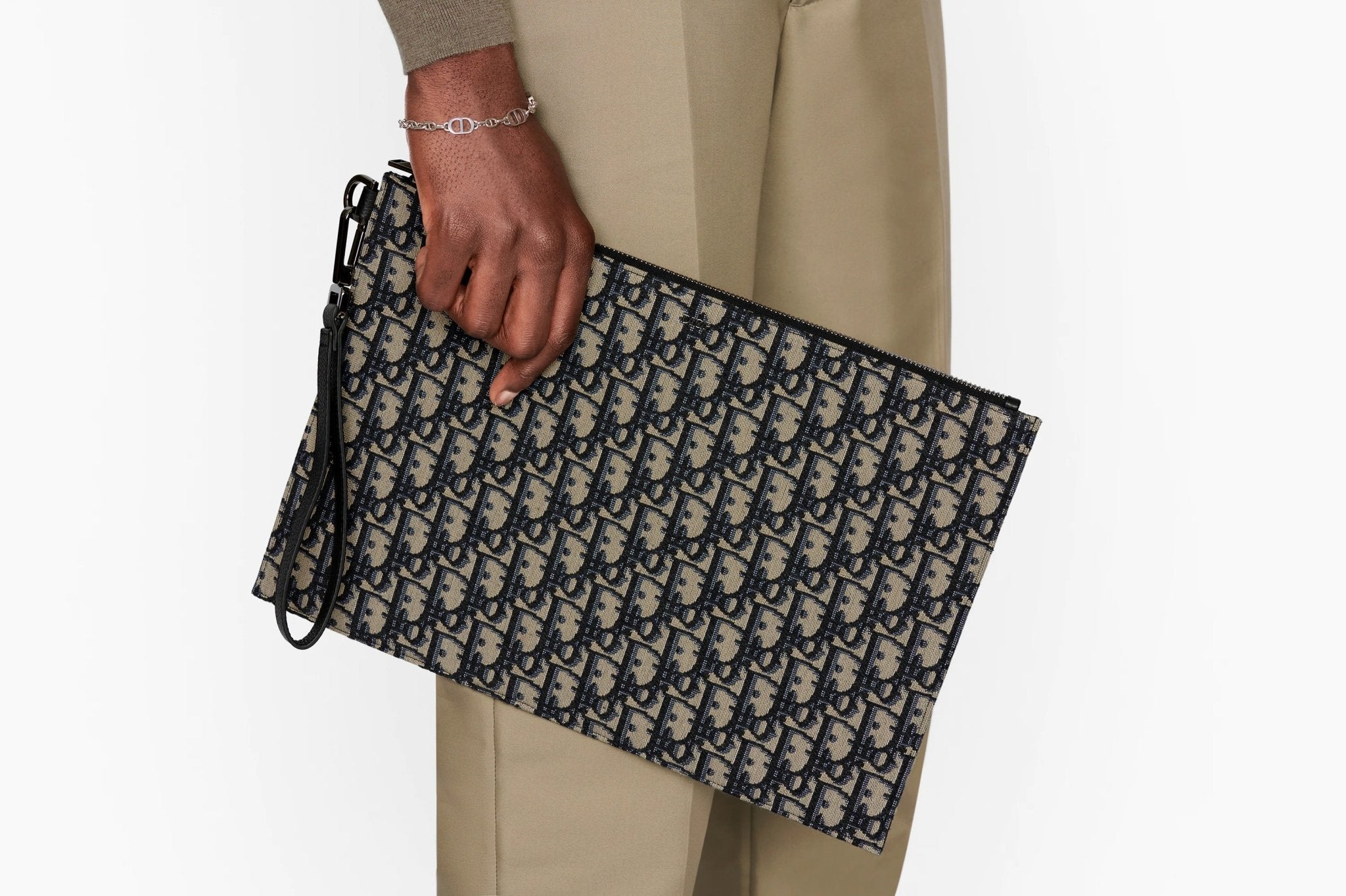 christian-dior-essential-a4-